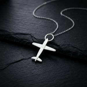Collier Avion en Argent Sterling 925, Pendentif Minimaliste Aviation, Cadeau pour Amateurs de Voyage, Bijou Pilote, Pendentif Avion Personnalisé - Product Image 1