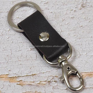 LLavero de cuero marrón con acabado satinado, gancho resistente y sencillo, hecho a medida, a precio de venta al por mayor - Product Image 5