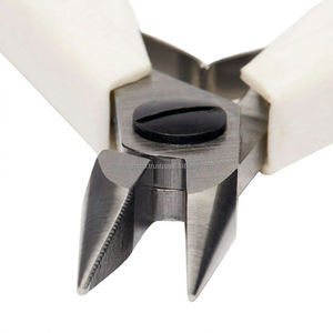 Pince à mâchoires lisses en acier inoxydable Lindstrom 7893 avec poignée ergonomique synthétique pour une préhension précise des petites pièces - Product Image 5