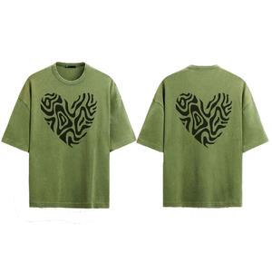 Camiseta de Corte Regular para Hombre, Cuello Redondo, Manga Corta, Estampado Geométrico de Corazones, Tejido Jersey Transpirable, 100% Algodón Ecológico - Product Image 2