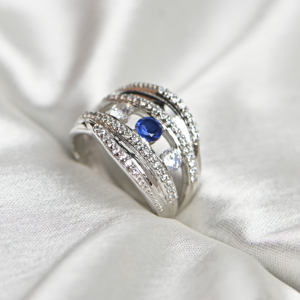 Bague en pierre de cyanite naturelle, argent sterling 925, sertissage clos, plaqué or, luxe, pour femme, fiançailles, anniversaire, mariage - Product Image 1