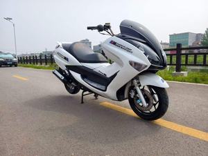 Scooter de Gasolina T3 150cc Más Vendido, Refrigerado por Aire, Monocilíndrico, con Frenos de Disco Delanteros y Traseros, Ideal para Desplazamientos Urbanos - Product Image 1