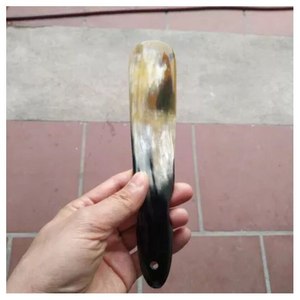 Calzador de cuerno artesanal de primera calidad, material natural, diseño curvo, acabado liso, herramienta duradera para calzado. - Product Image 6