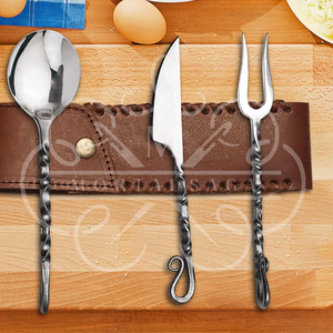 Ensemble de couverts rustiques de style viking en acier forgé à la main de qualité supérieure pour le camping en plein air, comprenant cuillère, fourchette et couteau - Product Image 6