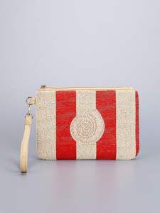 Bolso de mano elegante de alta calidad con bordado estilo bohemio y perlas, con cuentas hechas a mano para novias, disponible para la venta. - Product Image 3