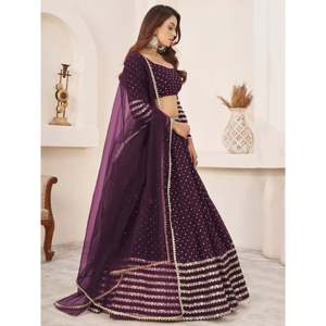 Encantador Lehenga Choli de Georgette con Lentejuelas Moradas para Recepción de Boda - Product Image 6