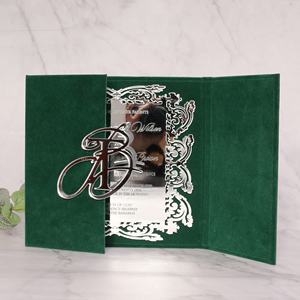 Folio drôle personnalisé velours vert foncé couverture rigide <span class=keywords><strong>faire</strong></span>-<span class=keywords><strong>part</strong></span> de <span class=keywords><strong>mariage</strong></span> fait à la main de luxe argent miroir cartes d'invitation - Product Image 2