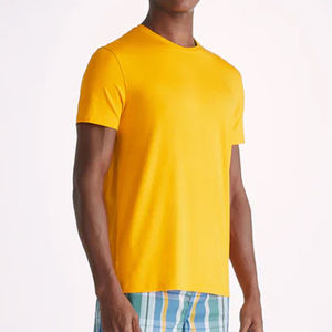 Nous sommes un fournisseur en gros proposant des designs de t-shirts en coton pour hommes de haute qualité pour les commandes d'exportation B2B professionnelles. - Product Image 1