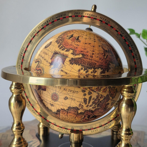 Globe armillaire de luxe en laiton avec carte du monde antique, support à quatre piliers, décoration de bureau exécutive vintage - Product Image 3