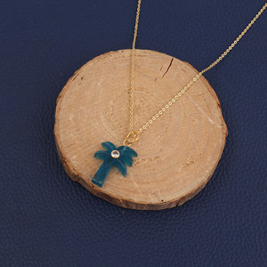Collar de Apatita Azul con Diseño de Palmera y Zirconia - Colgante Tropical Delicado Bañado en Oro - Joyería con Piedras Curativas - Amuletos Tallados - Product Image 6