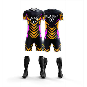 ชุดเสื้อฟุตบอลชายพร้อมกางเกงขาสั้น พิมพ์ลายแบบซับลิเมชั่น ออกแบบโลโก้ทีมตามสั่ง ผลิตจากผ้าโพลีเอสเตอร์รักษ์โลก 100% - Product Image 3