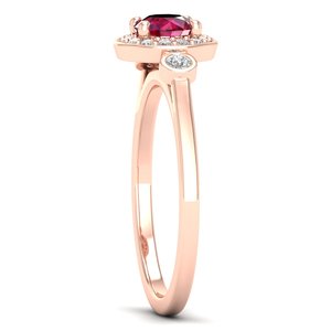 แหวนหมั้นเพชรพลอยทับทิมทรงกลม 0.5 กะรัต REYES Luxury ทองคำแท้ 14K ประดับเพชรโมอิสซาไนต์ พร้อมใบรับรอง GRA สำหรับผู้หญิง - Product Image 3