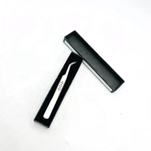 Pinzas de extensión de pestañas de plata de alta calidad Punta de fibra de agarre fuerte Las mejores pinzas de pestañas de 90 grados Pinzas de etiqueta privada - Product Image 4