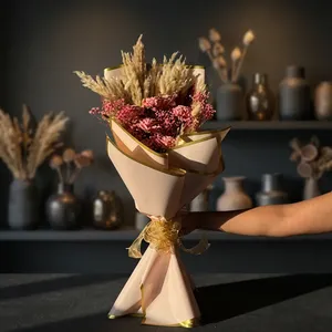 Papel de Regalo Translúcido con Borde Dorado y Diseño Floral Rosa para Envolver Ramos de Flores, Ideal para Floristerías y Manualidades - Product Image 2