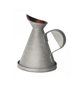 Elegante Jarra de Metal de Diseño Contemporáneo para Decoración del Hogar - Product Image 1