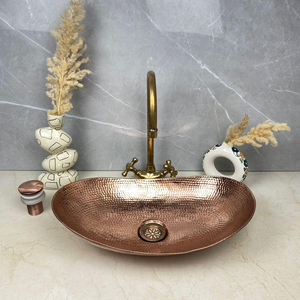 Fregadero Ovalado de Cobre de Diseño Moderno con Acabado Artesanal, Perfecto para Espacios Interiores Contemporáneos, Clásicos y Modernos - Product Image 1