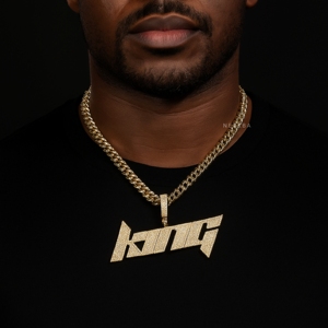 Colgante de Letra Personalizada Inclinada - Colgante de Moissanita de Plata Esterlina 925, Colgante de Hip Hop Totalmente Engastado - Sin Níquel y Seguro - Product Image 1