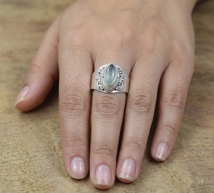 Anillo de Plata de Ley 925 al por Mayor con Prehnita Verde Natural, Corte Marquesa, Joyería de Diseño para Mujer - Product Image 3