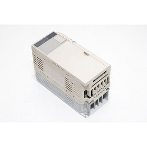 Variador de Frecuencia Variable (VFD) CIMR-VCBA0003BAA Trifásico 200-240V 0.4kW para Control de Velocidad de Motor - Product Image 1