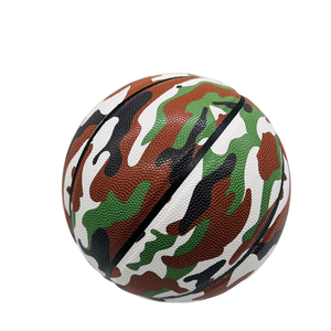 Ballons de football durables, de haute performance, personnalisables en couleur, fabriqués au Pakistan, taille personnalisée, matériau TPU. - Product Image 5