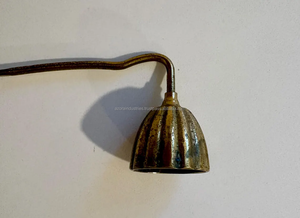 Accessoire d'éteindre de bougie en laiton vintage Décoration intérieure vintage par Azora Industries - Product Image 3
