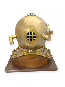 Casco de Buceo Compacto Hecho a Mano de Acero y Latón de 6 Pulgadas, Escultura Decorativa Náutica con Acabado en Latón Plateado - Product Image 2
