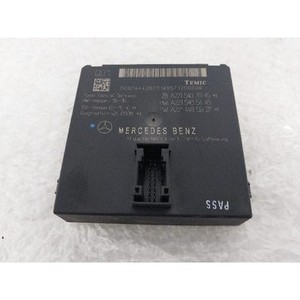 ECUs y Módulos de Computación Usados de Clase S A2215407045 - Product Image 1
