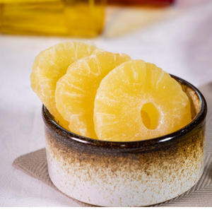 Morceaux / Tranches d'ananas séché du Vietnam de haute qualité Mme Alina - Product Image 1