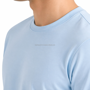 Conjunto de camiseta y pantalones cortos para hombre, informal, de dos piezas, cómodo, minimalista, ropa deportiva, cómoda y transpirable para hombre. - Product Image 4