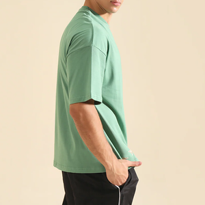 เสื้อยืดคอกลมสีเขียวล้วนสำหรับผู้ชาย แขนสั้น ทรงปกติ สวมใส่สบาย ผลิตจากผ้าฝ้ายเจอร์ซีย์ถัก 100% ย้อมสีพื้นเรียบ ดีไซน์เรียบง่าย ขายส่ง - Product Image 2