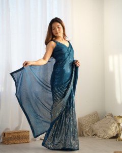 Magnifique sari en georgette lourde avec broderie traditionnelle multicolore et sequins, accompagné d'un chemisier non cousu, idéal pour les fêtes, au meilleur prix. - Product Image 4