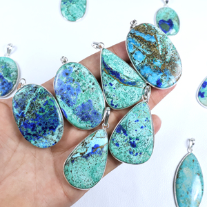 Pendentif artisanal de haute qualité en azurite-malachite, collier unique en pierre précieuse naturelle, style bohème, design paix, argent - Product Image 4