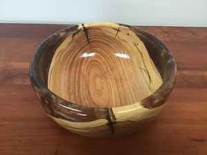 ชุดชามสลัดไม้มะม่วงเคลือบอีพ็อกซี่เรซิ่นคุณภาพดี งานแฮนด์เมด ดีไซน์ทันสมัย เหมาะสำหรับงานแต่งงานและงานเลี้ยง จากอินเดีย - Product Image 3