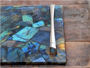 Plateau de service rectangulaire en labradorite naturelle polie, plateau de comptoir vintage en pierre artisanale avec résine époxy - Product Image 3