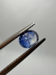 Zafiro Azul Real Natural AAA, Corte Ovalado, 1.25ct, 6.5x5.5x4mm, Facetado, Tratado Térmicamente, con Cambio de Color, Suelto, de Ceilán, para Joyería Personalizada - Product Image 3