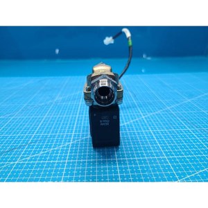 Vanne solénoïde à commande directe SMC VX2260 utilisée comme pièce détachée pour équipement semi-conducteur Legacy - Product Image 5