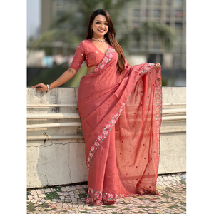 Sari de mariage brodé Coral Crush, motifs floraux multicolores et bordure en pointillés - Product Image 5