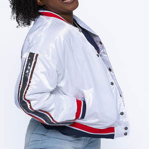 Blousons Bomber Varsity en Cuir pour Femmes – Écologiques et Respirants, avec Logo Personnalisé, Style Streetwear – Vente en Gros - Product Image 5