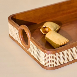 Bandeja de Servir de Madera Rectangular, Diseño Moderno, Hecha a Mano con Borde de Ratán, Ecológica, Apta para Lavavajillas, para Fiestas y Bodas - Product Image 6