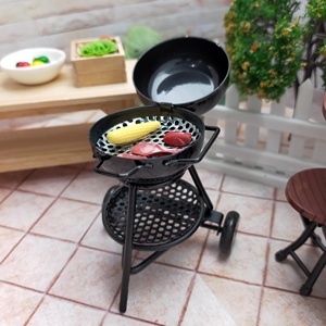 Barbecue miniature en métal noir 1:12, modèle de décoration pour maison de poupée, pour les plus de 14 ans - Product Image 5
