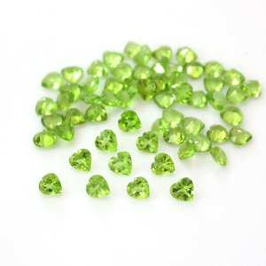 Pierre précieuse naturelle de péridot vert taille cœur, 6 mm, calibrée, pour la fabrication de bijoux - Product Image 4