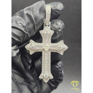 Pendentif Croix Chrétienne Premium avec Pierres de Diamant Moissanite VVS et Artisanat de Bijouterie Personnalisé - Product Image 2