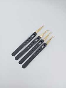 Pinzas para Pestañas Profesionales de Grado Salón, Chapadas en Oro, con Agarre Ergonómico Antiestático y Equilibrio - Product Image 5