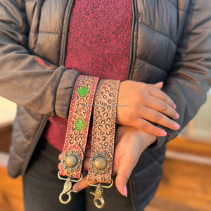 Offre Spéciale Western usiné à la main en cuir Cactus Concho bracelet lanière porte-clés personnalisé en cuir de vachette porte-clés Cowgirl cadeaux - Product Image 4