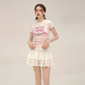 เสื้อครอปท็อปลายกราฟิกโบว์สไตล์วินเทจพังก์สำหรับผู้หญิง แฟชั่นฤดูร้อน Y2K เสื้อยืดอีโมเบบี้ที ผ้าลูกไม้ระบายอากาศ แขนสั้น - Product Image 2