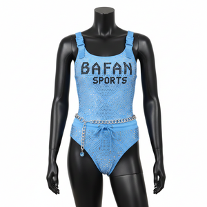 Traje de Baño para Mujer, 225 GSM, Tela de Poliéster y Spandex de Alta Elasticidad, Azul Hielo, Panel con Tachuelas, Logotipo Estampado - Product Image 2