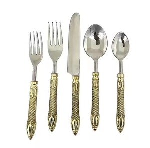 ชุดช้อนส้อมทองเหลืองพรีเมียมสีทองพร้อมด้ามจับลายดำ ชุดอุปกรณ์รับประทานอาหารสุดหรูสำหรับจัดโต๊ะอาหารในงานเลี้ยง - Product Image 4