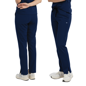 ชุดยูนิฟอร์มแพทย์แบบ unisex ประกอบด้วยเสื้อคอวี กางเกงจ็อกเกอร์ทรงคาร์โก้ กระเป๋าลึก ผลิตจากผ้าทอ สำหรับบุคลากรทางการแพทย์ - Product Image 1