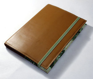 Diario de Lona Recargable Marrón Tabaco Genuino de 100 Páginas con Papel Impreso con Líneas Hechas a Mano, Una Vez Llenado con Tinta de Colores - Product Image 2