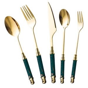 Elegante Juego de Cubiertos de Mármol Verde Chapado en Oro, Juego de Cubiertos de Acero Inoxidable de Grado Alimenticio con Acabado Espejo, Tenedor, Cuchara y Cuchillo - Product Image 1